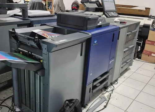 Impresora láser de producción Konica Minolta