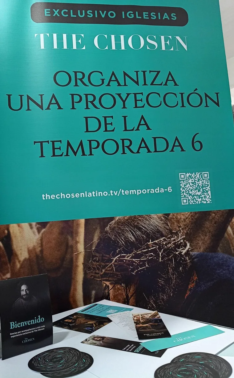 Afiches, folletos y material de mesa para un evento